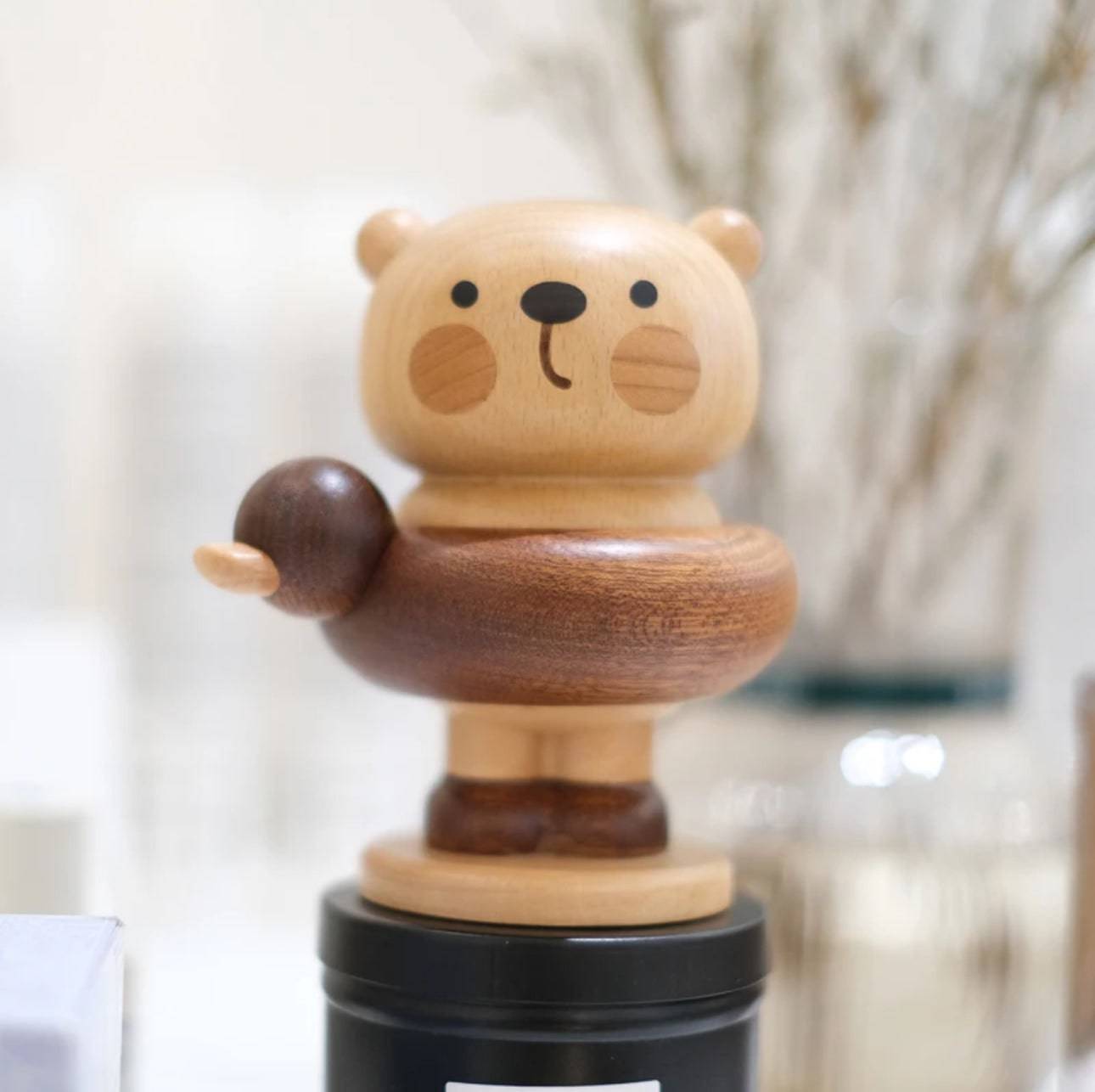 Cute Pets Seaside Vacation Series-Dynamic Aromatherapy Ornaments-Made of 5 Kinds of Precious Wood - EaseWoo