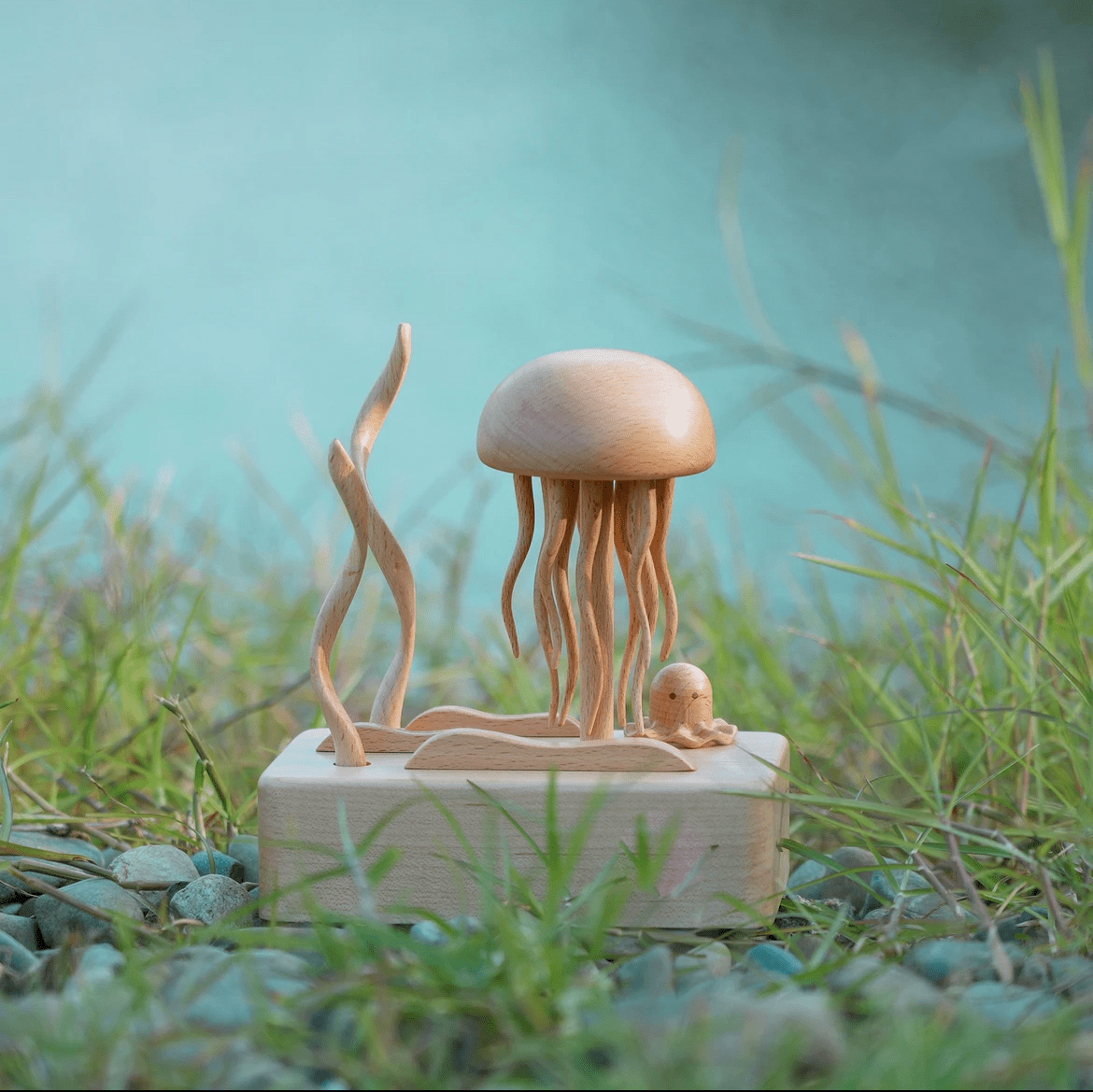 Original Mesmerizing Bluetooth Hand-Carved Wooden Jellyfish - EaseWoo